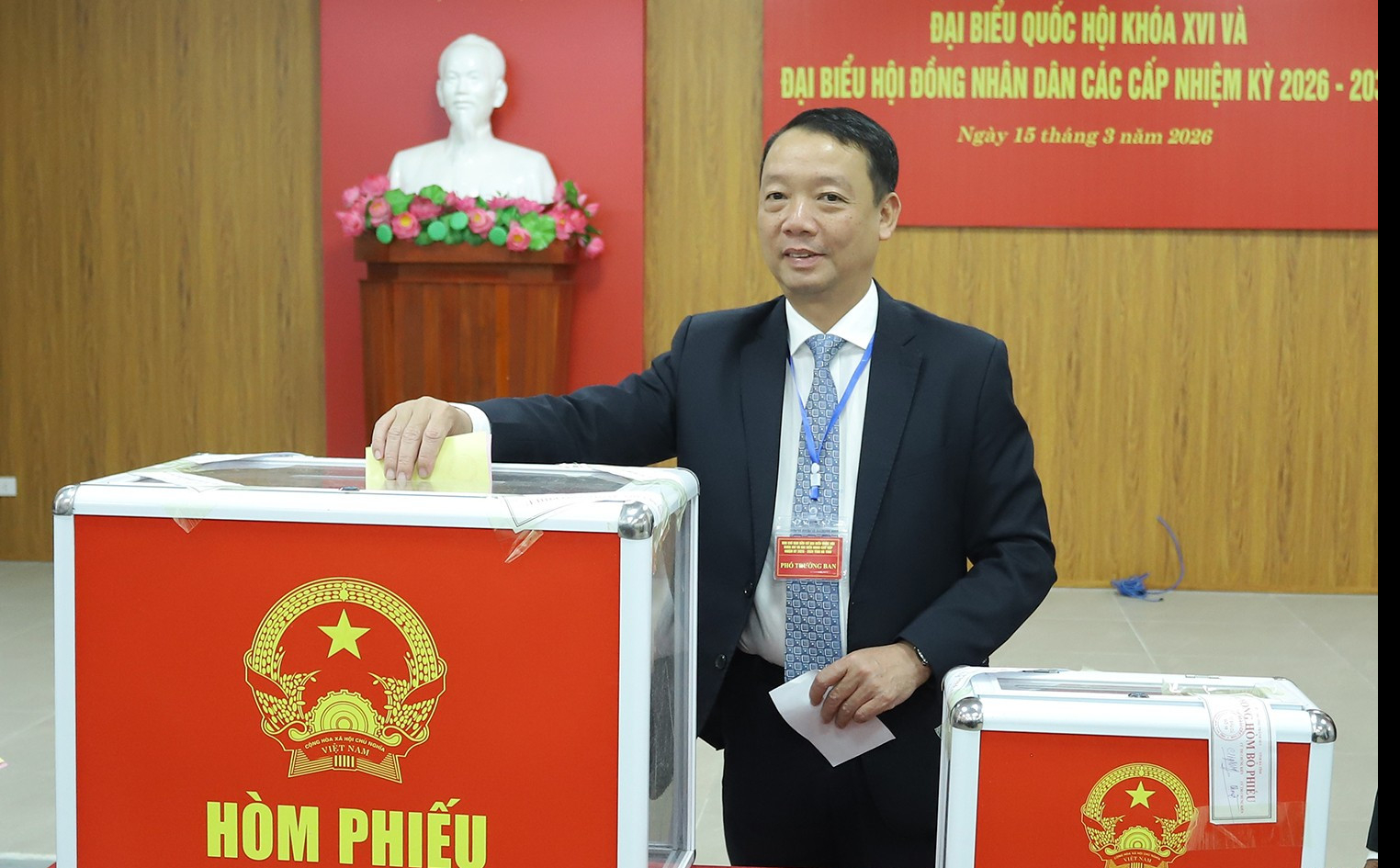 Hà Tĩnh: "Ngày hội non sông" rực rỡ sắc màu dân chủ, gần 1 triệu cử tri nô nức thực hiện quyền công dân- Ảnh 2.