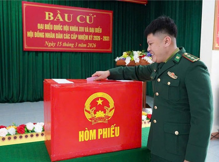 Hà Tĩnh: "Ngày hội non sông" rực rỡ sắc màu dân chủ, gần 1 triệu cử tri nô nức thực hiện quyền công dân- Ảnh 7.