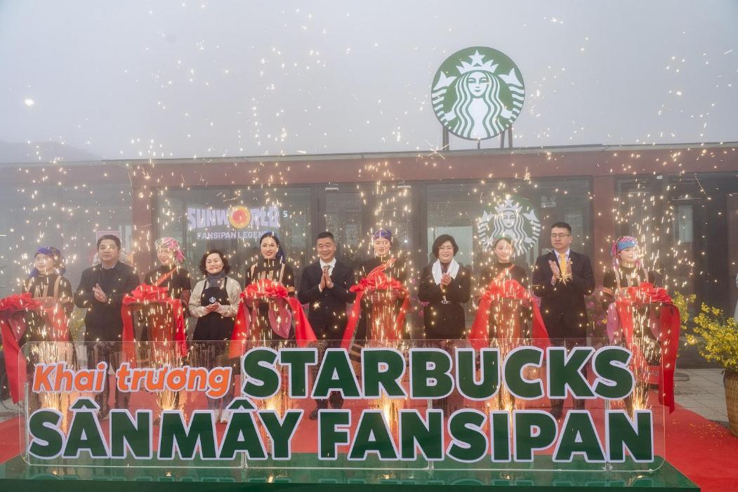 Fansipan chính thức có cửa hàng Starbucks cao nhất châu Á- Ảnh 1. Fansipan chính thức có cửa hàng Starbucks cao nhất châu Á- Ảnh 1.