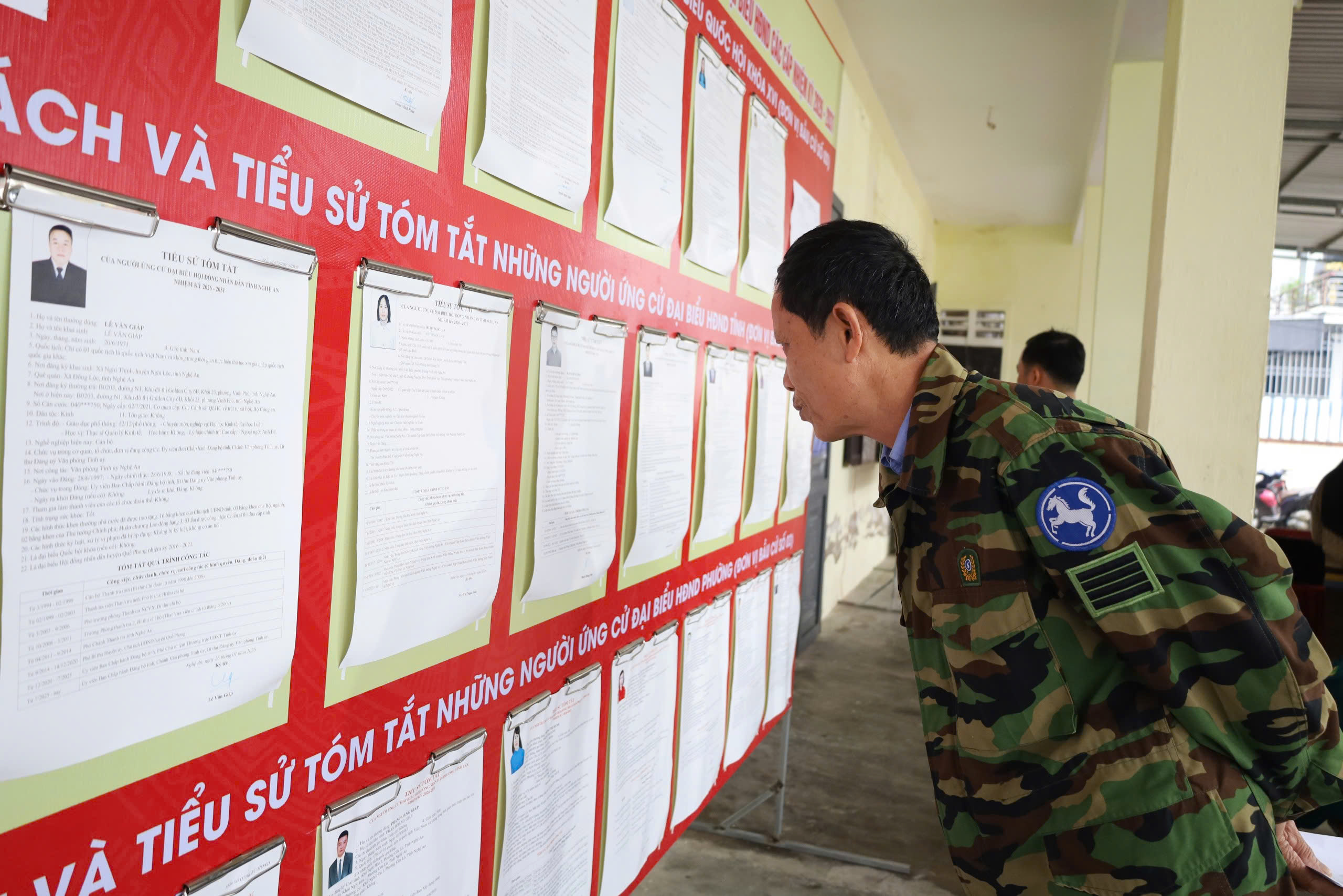 Cử tri Nghệ An phấn khởi tham gia “Ngày hội non sông”- Ảnh 6. Cử tri Nghệ An phấn khởi tham gia “Ngày hội non sông”- Ảnh 6.