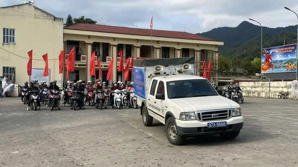 Niềm tin và kỳ vọng sau thành công của cuộc bầu cử tại xã Chợ Đồn- Ảnh 4.