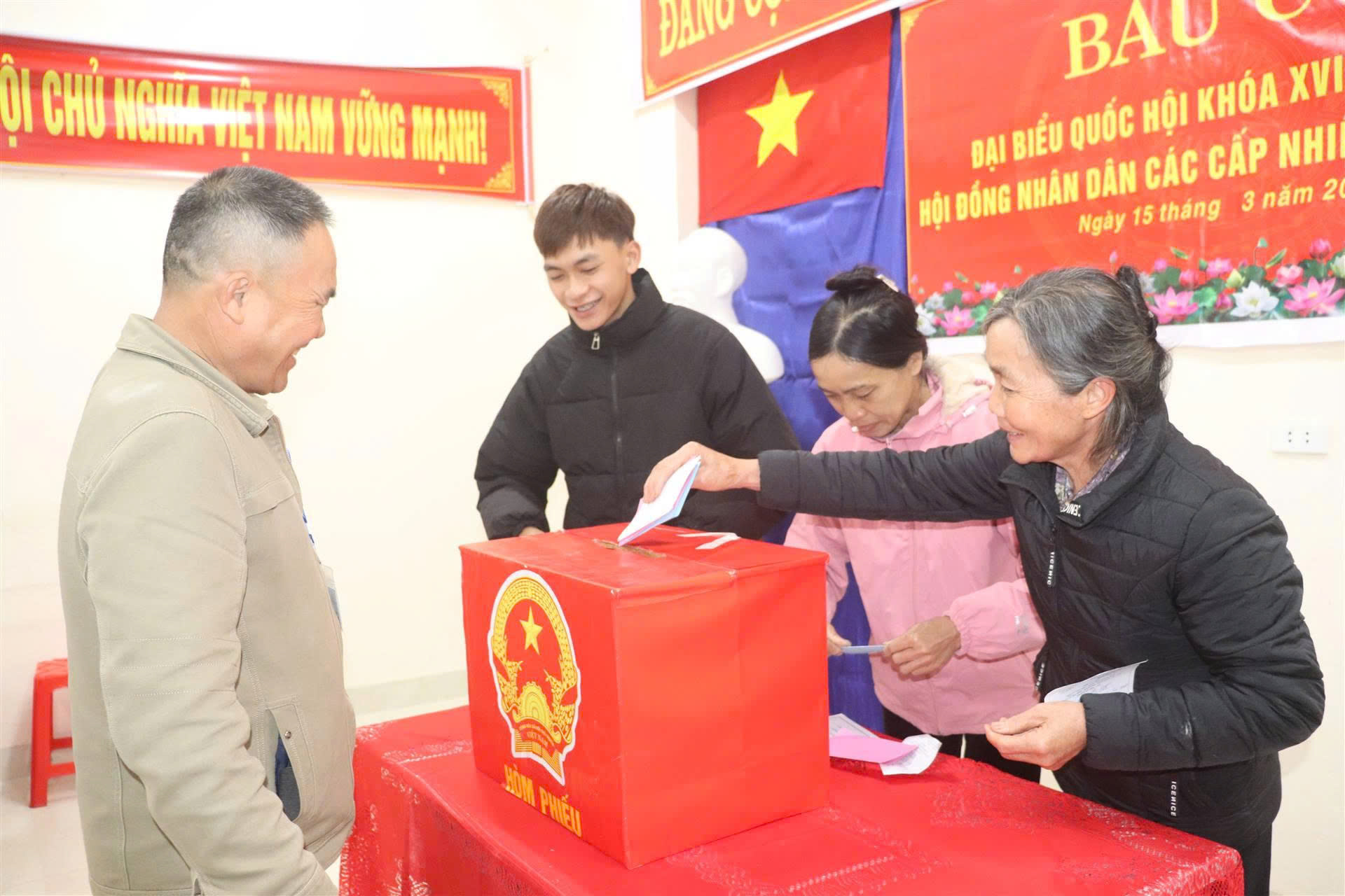 Niềm tin và kỳ vọng sau thành công của cuộc bầu cử tại xã Chợ Đồn- Ảnh 1.