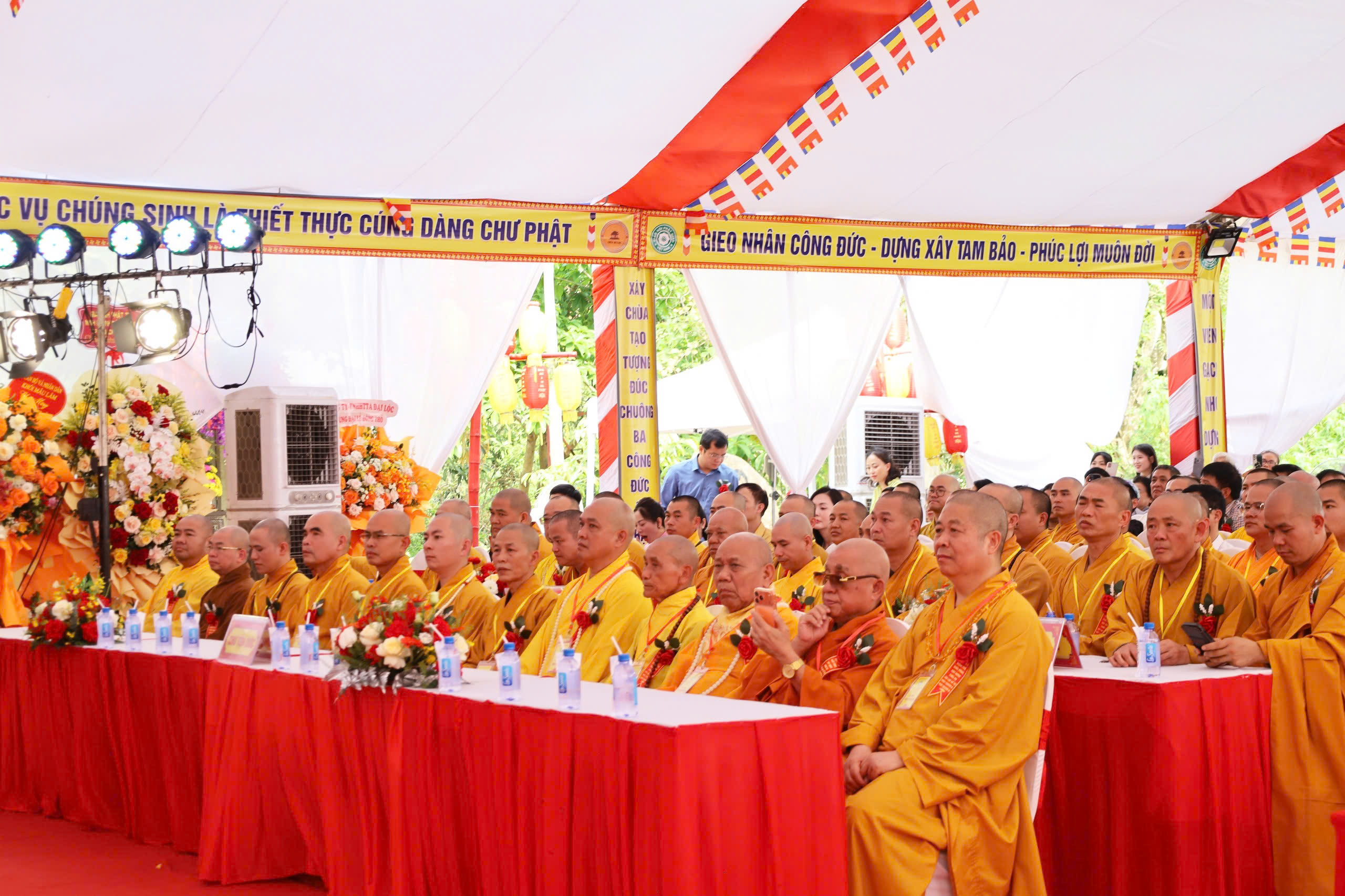 Nghệ An: Trang trọng Lễ khởi công xây dựng chùa Da (Âu Lạc Cổ Tự)- Ảnh 1. Nghệ An: Trang trọng Lễ khởi công xây dựng chùa Da (Âu Lạc Cổ Tự)- Ảnh 1.