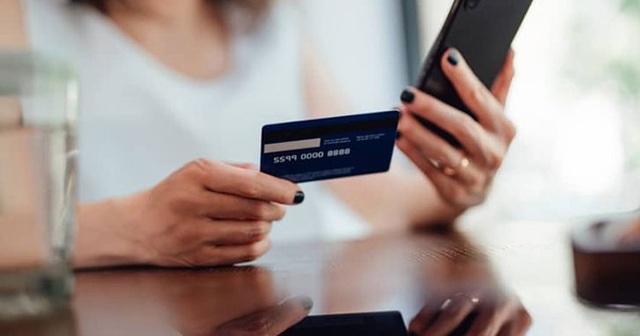 Các ngân hàng đẩy mạnh phát triển thẻ tín dụng theo hướng "may đo"- Ảnh 1.