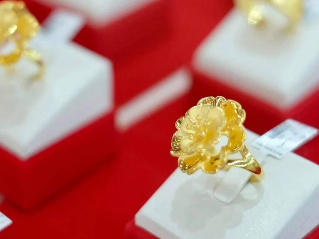 Giá vàng hôm nay 11/4: Quay đầu giảm nhẹ- Ảnh 1.