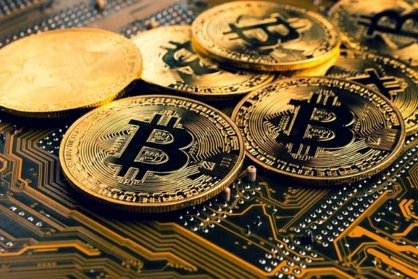 Giá Bitcoin hôm nay 17/4: Nhà đầu tư chốt lời mạnh- Ảnh 1.
