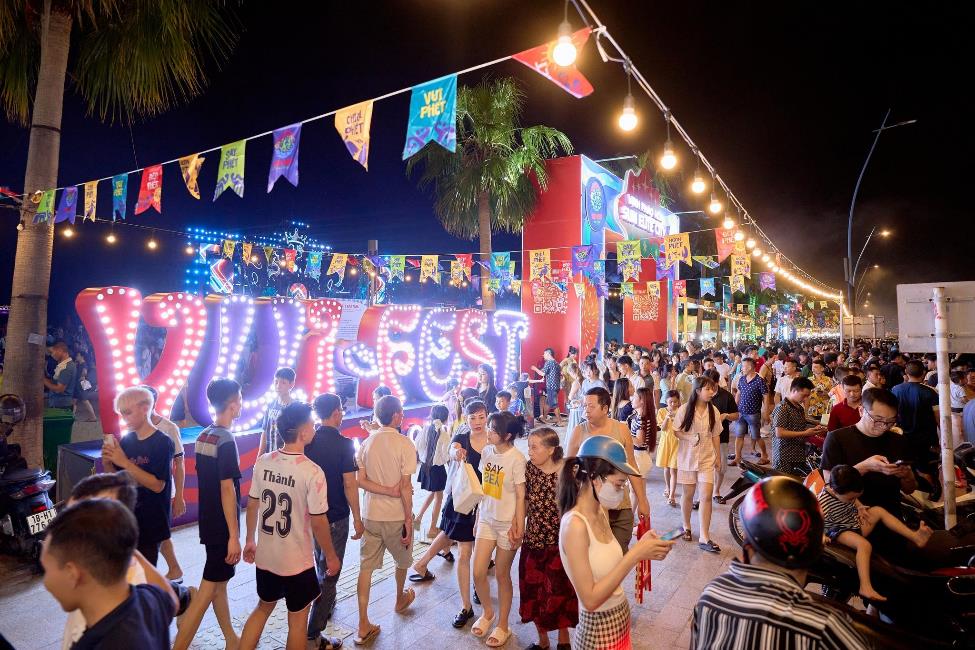 “Bắt sóng” địa điểm chơi đêm sôi động chưa từng có tại Quảng Ninh- Ảnh 1.