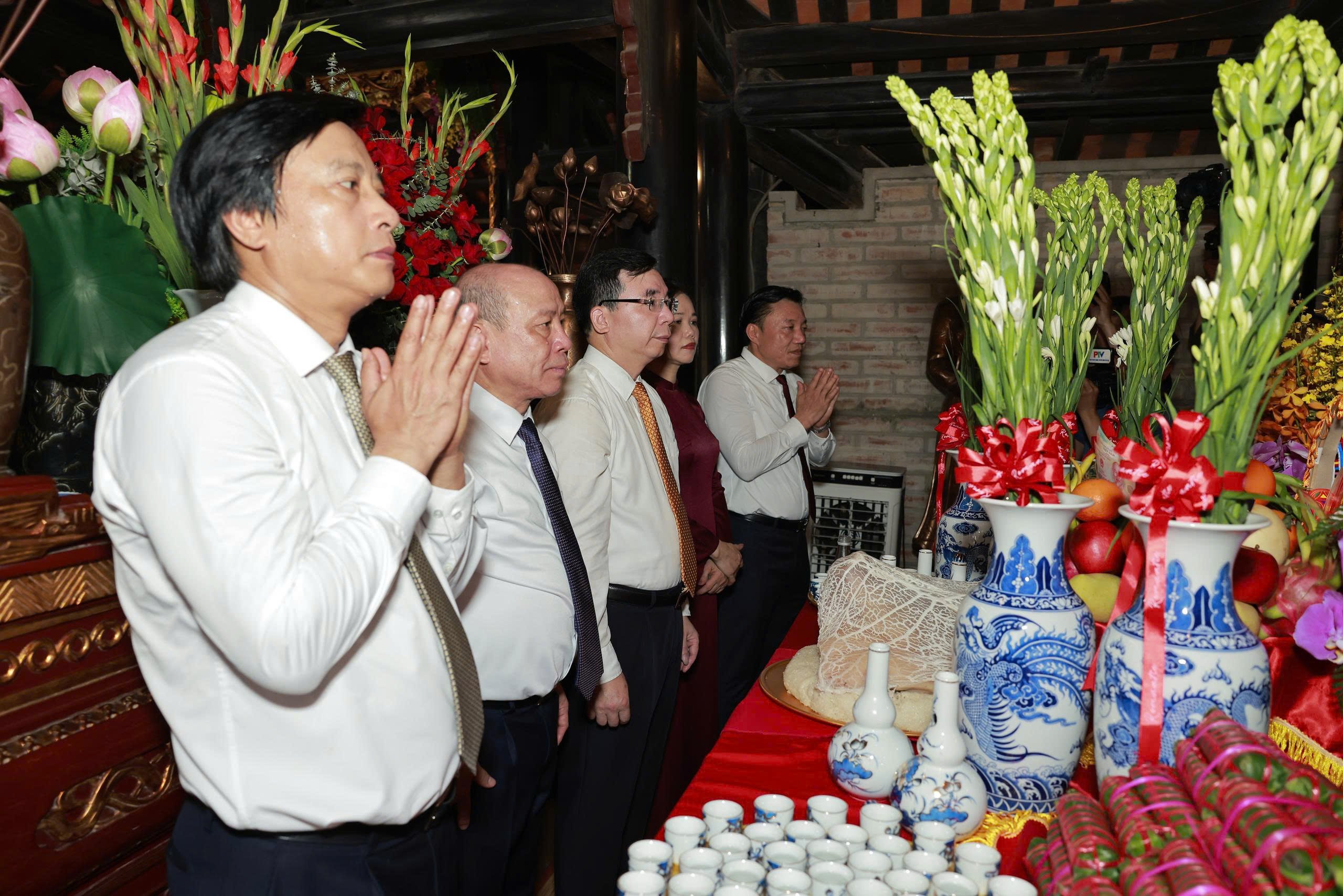 Phú Thọ: Linh thiêng Lễ dâng hương giỗ Quốc Tổ Lạc Long Quân và Tổ Mẫu Âu Cơ- Ảnh 9.