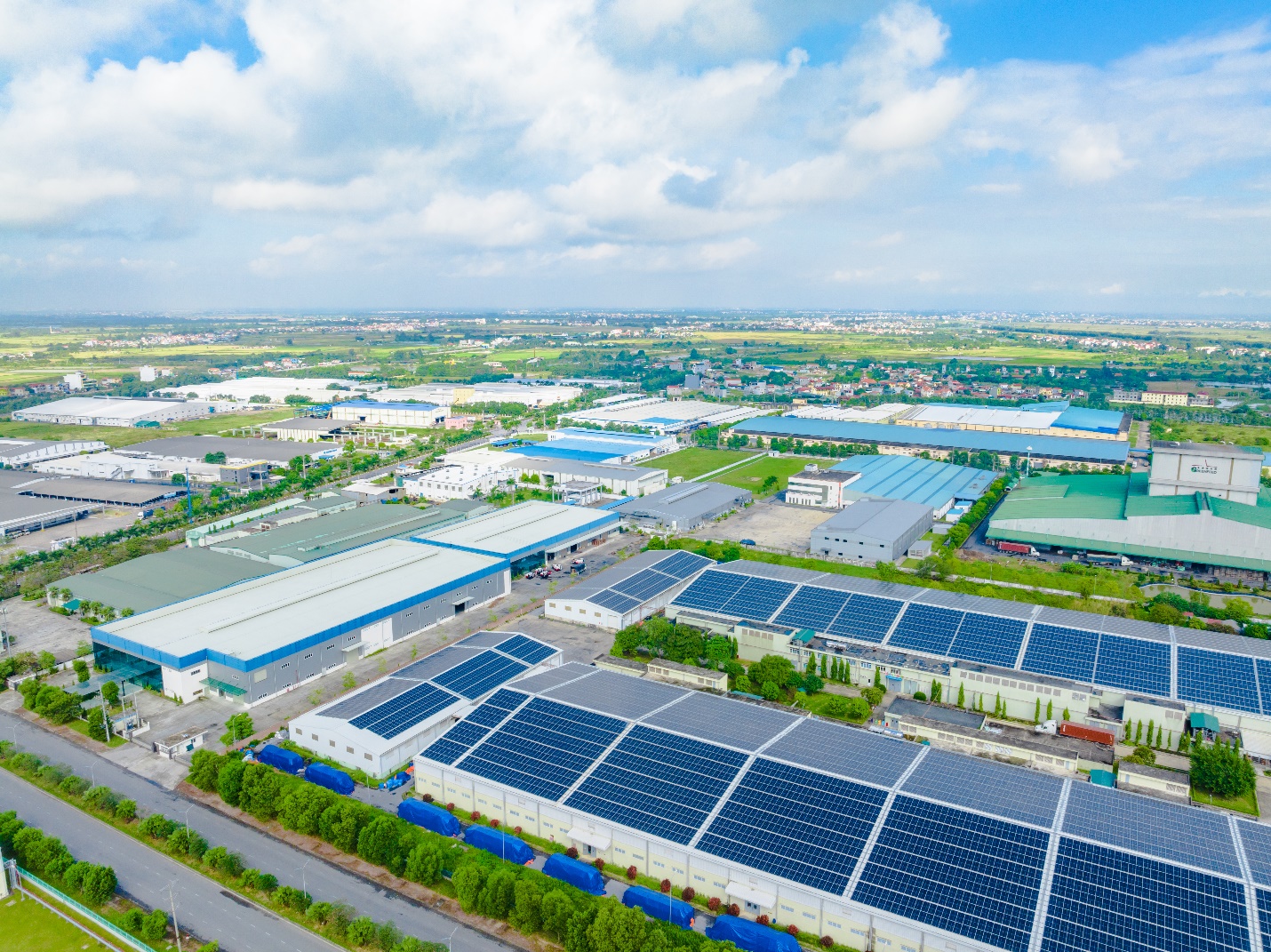 Cuộc đua “Net Zero” và áp lực lên hạ tầng khu công nghiệp- Ảnh 2.