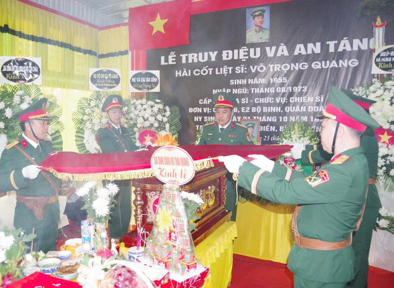 Trang trọng Lễ truy điệu và an táng liệt sĩ Võ Trọng Quang: Hành trình trở về trong lòng đất mẹ!- Ảnh 6.