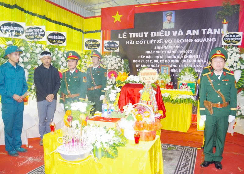 Trang trọng Lễ truy điệu và an táng liệt sĩ Võ Trọng Quang: Hành trình trở về trong lòng đất mẹ!- Ảnh 7.