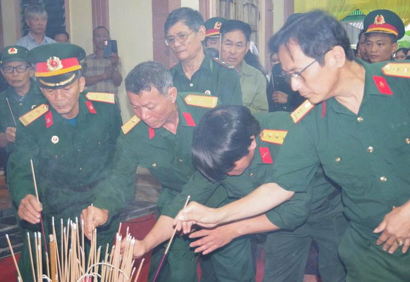 Trang trọng Lễ truy điệu và an táng liệt sĩ Võ Trọng Quang: Hành trình trở về trong lòng đất mẹ!- Ảnh 9.