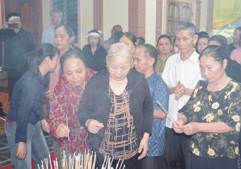 Trang trọng Lễ truy điệu và an táng liệt sĩ Võ Trọng Quang: Hành trình trở về trong lòng đất mẹ!- Ảnh 10.