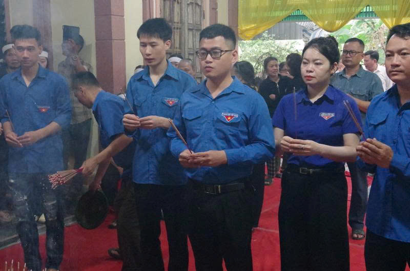 Trang trọng Lễ truy điệu và an táng liệt sĩ Võ Trọng Quang: Hành trình trở về trong lòng đất mẹ!- Ảnh 12.