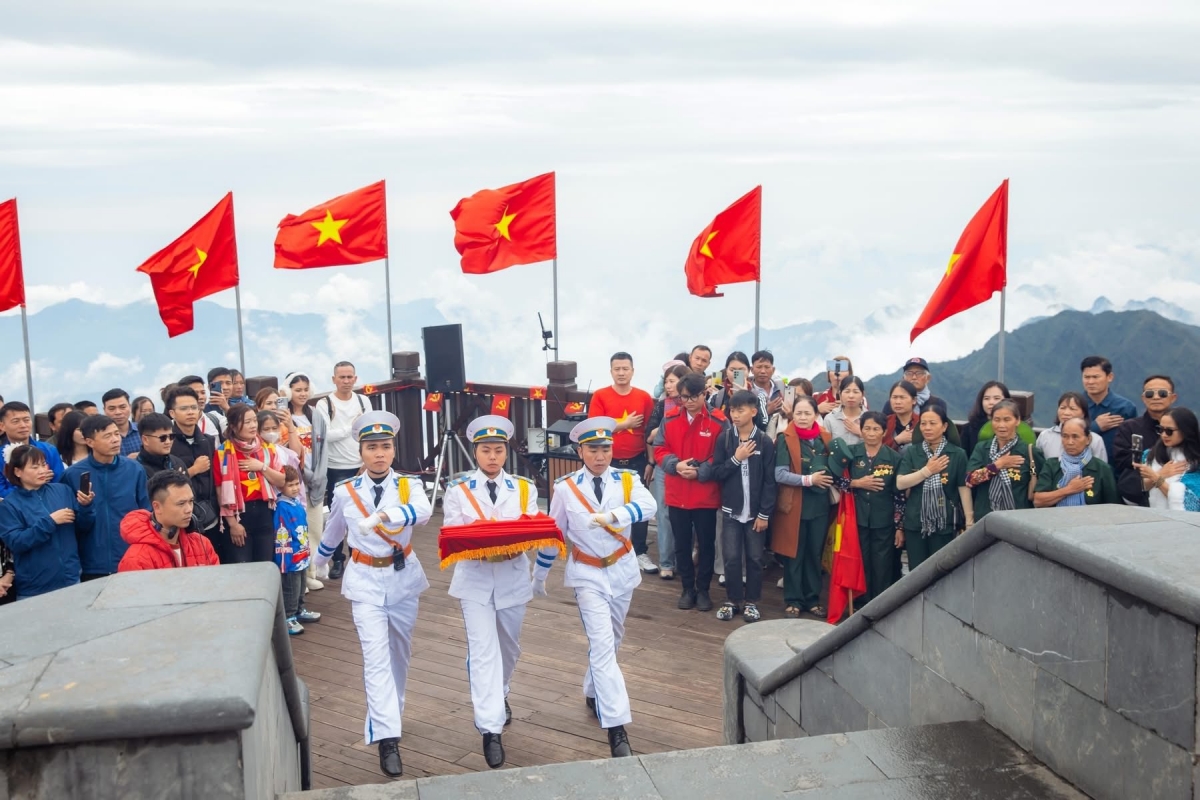 Sun World Fansipan Legend khai mạc Lễ hội Hoa hồng 2026 - “Bản giao hưởng hoa hồng”- Ảnh 7.