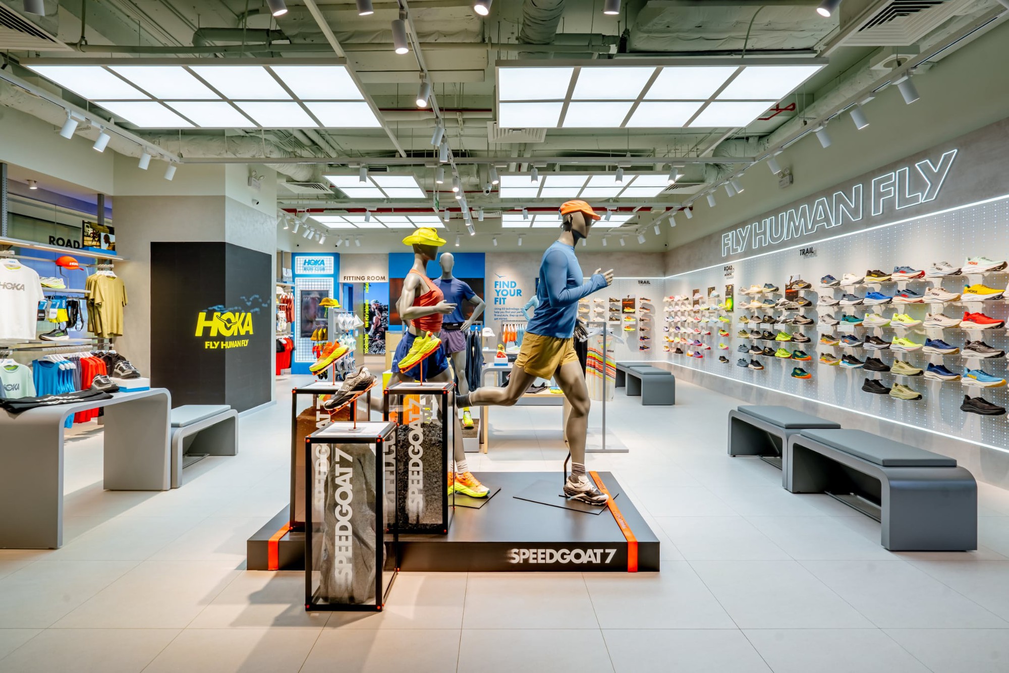 HOKA mở cửa hàng đầu tiên tại Hà Nội, tăng tốc phủ sóng thị trường ...