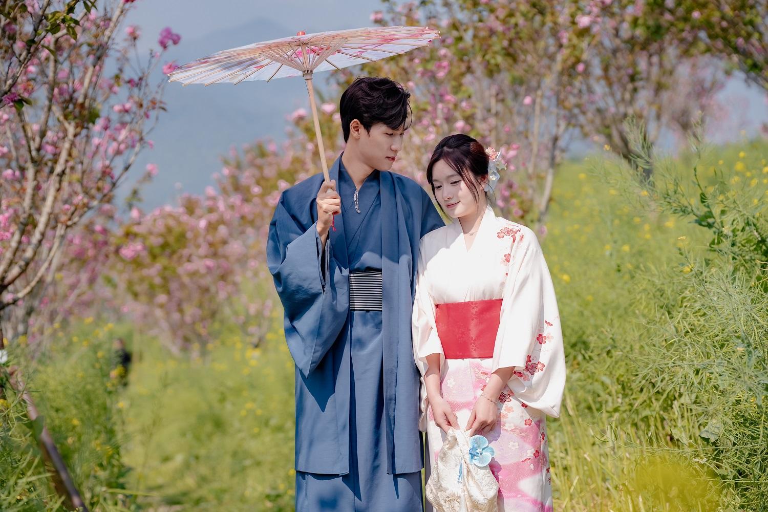 Lên Fansipan, ngắm mùa hoa anh đào ngợp ngời trên đỉnh thiêng- Ảnh 3.