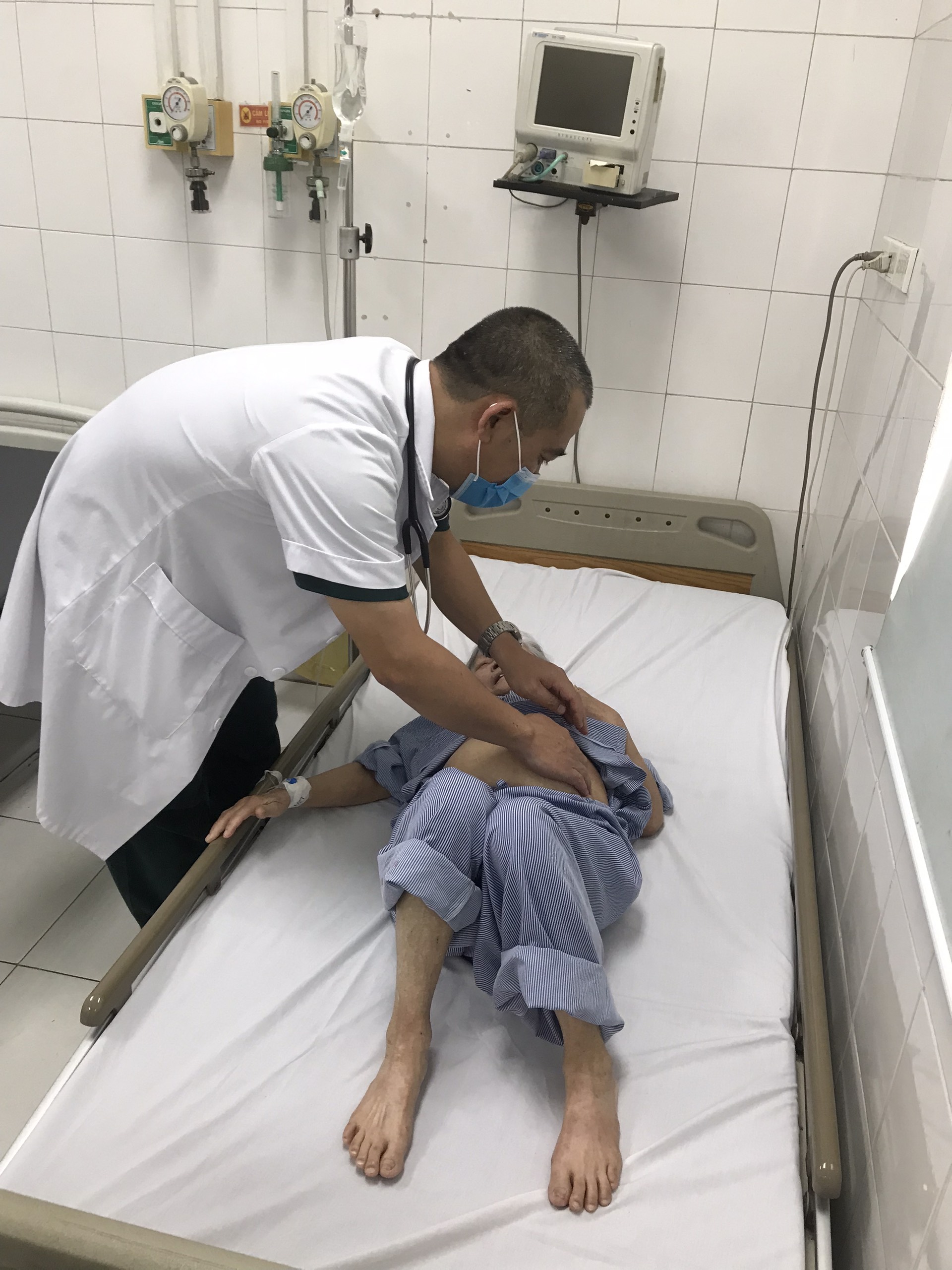 Khoa Các bệnh Nhiệt đới - BVĐK Đống Đa: Nửa thế kỷ kiên cường trên tuyến đầu chống dịch- Ảnh 5.