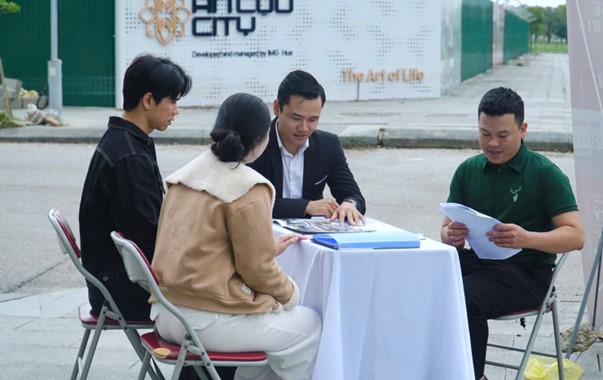 Huế: Chuyển dịch sang kinh tế dịch vụ, dòng bất động sản nào đón đầu cơ hội?- Ảnh 3. Huế: Chuyển dịch sang kinh tế dịch vụ, dòng bất động sản nào đón đầu cơ hội?- Ảnh 3.