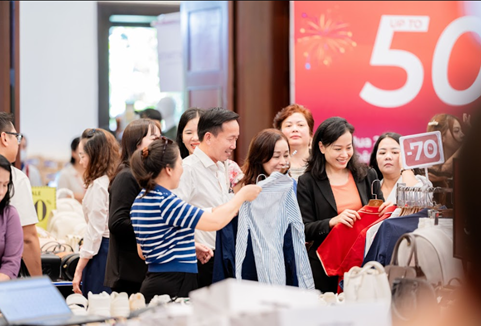 Hơn 300 thương hiệu xuất hiện sự kiện Đà Nẵng Mega Sale 2026- Ảnh 1. Hơn 300 thương hiệu xuất hiện sự kiện Đà Nẵng Mega Sale 2026- Ảnh 1.