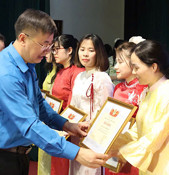 Điểm tựa bình yên phía sau mỗi ca máy: Giải mã chiến lược "an cư, lạc nghiệp" từ 94 gia đình lao động tiêu biểu tại Bắc Ninh - Ảnh 2.