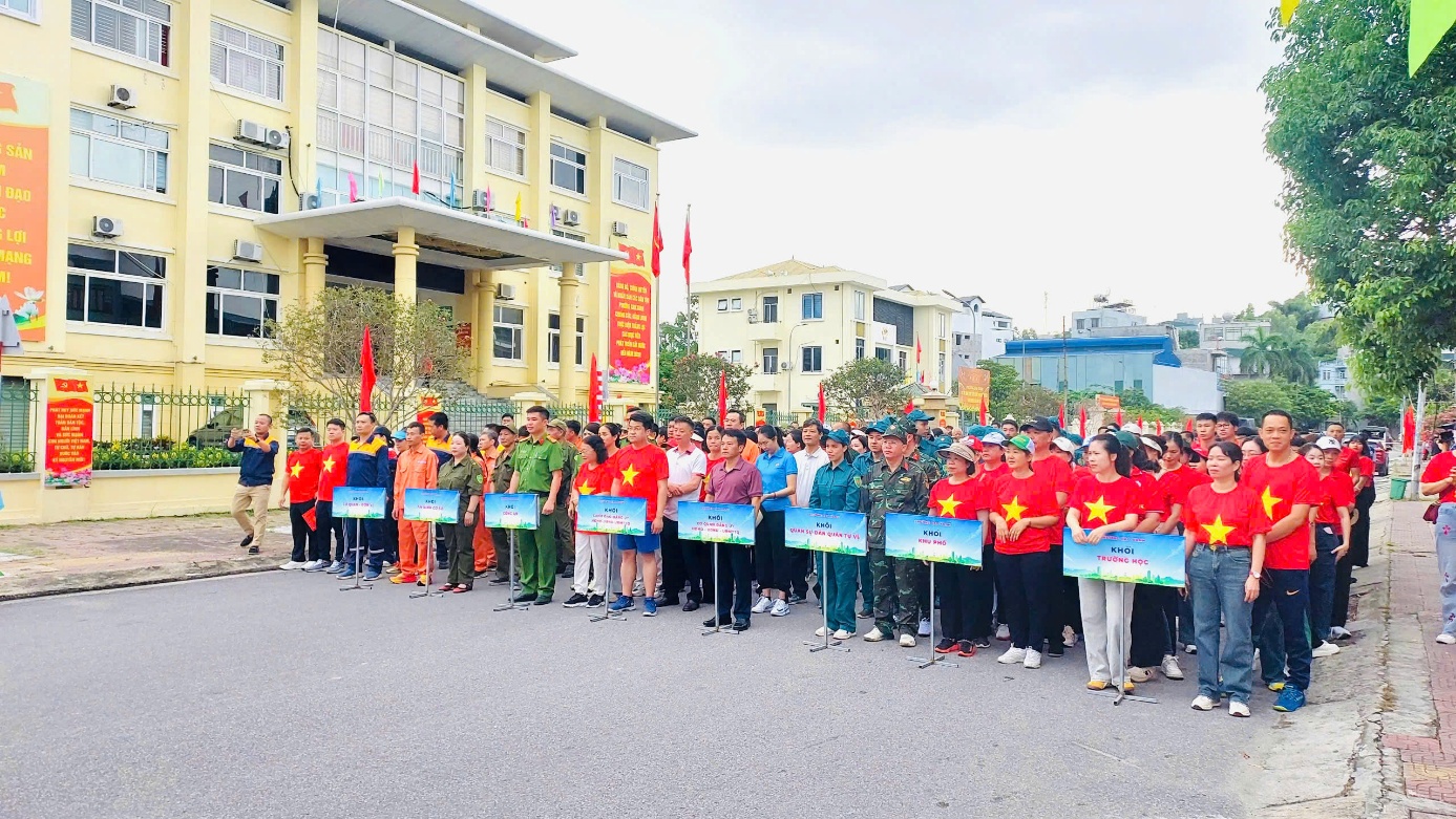 Người lao động Công ty CP Nhiệt Điện Quảng Ninh tham gia giải chạy hưởng ứng Tháng hành động phòng, chống ma túy năm 2026- Ảnh 2.
