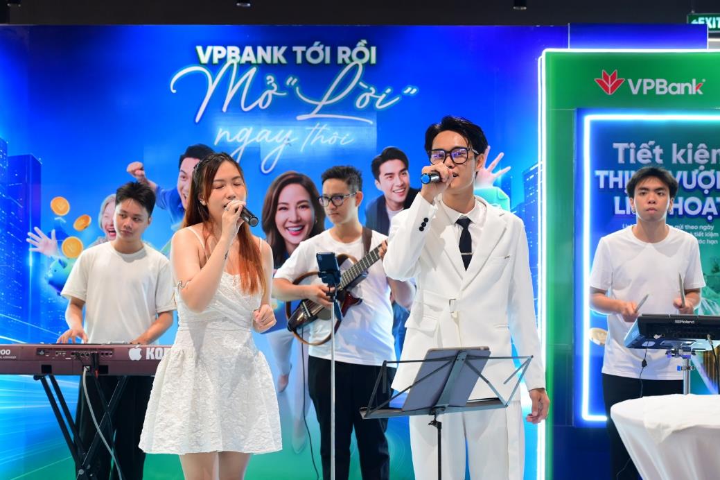 “VPBank tới rồi, mở “lời” ngay thôi”: Sôi động hành trình đưa trải nghiệm tài chính đến gần khách hàng- Ảnh 1.