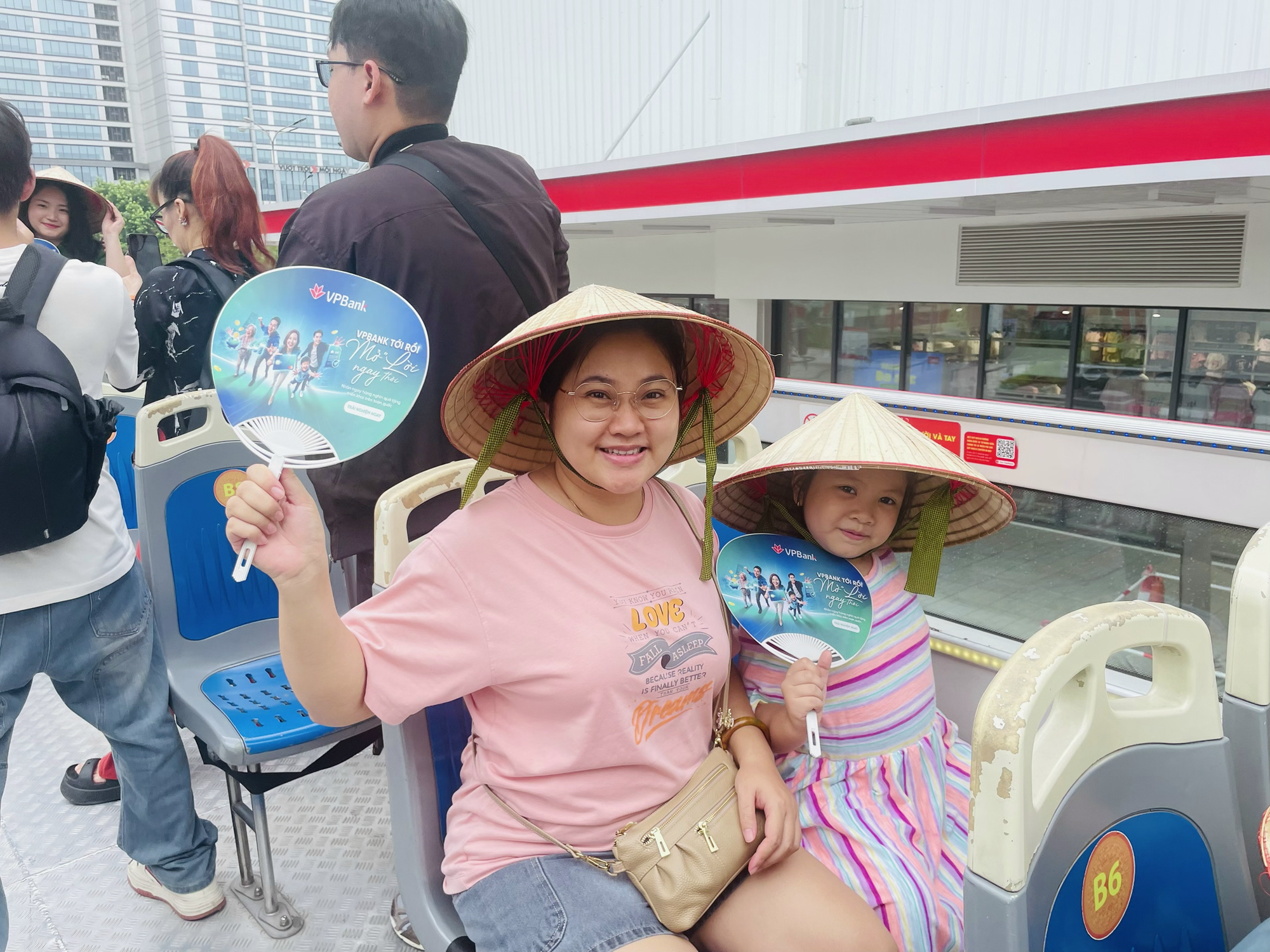 “VPBank tới rồi, mở “lời” ngay thôi”: Sôi động hành trình đưa trải nghiệm tài chính đến gần khách hàng- Ảnh 3.