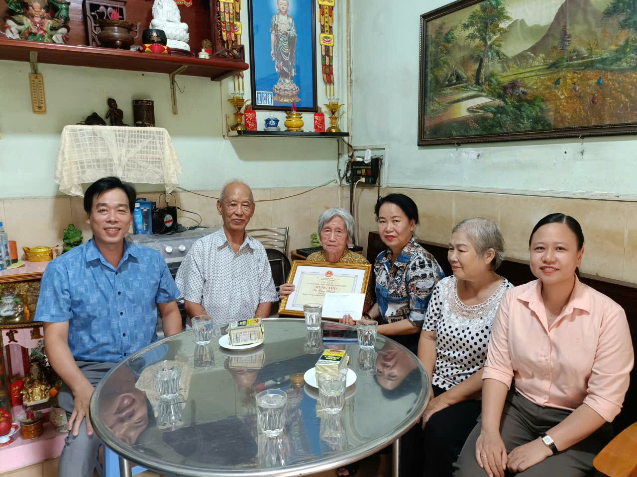 TP. HCM: Ấm tình kính lão, vẹn nghĩa chăm sóc sức khỏe người cao tuổi ở phường Bình Thới- Ảnh 3.