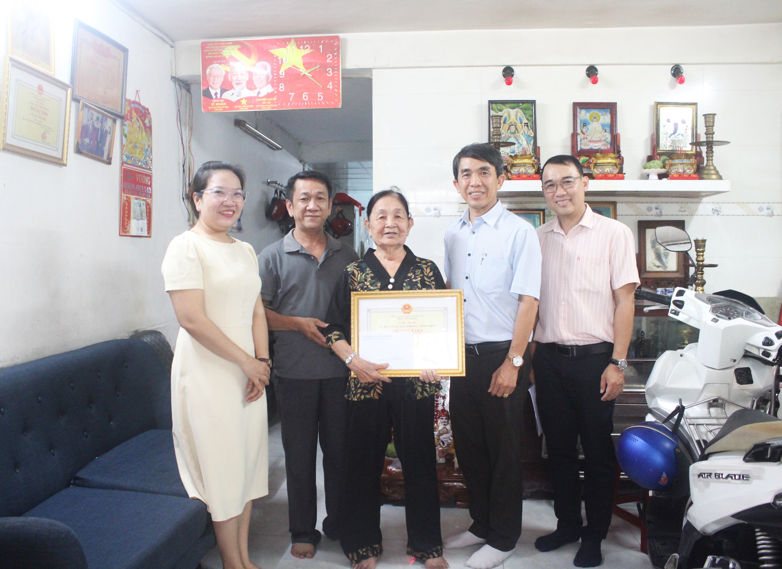 TP. HCM: Ấm tình kính lão, vẹn nghĩa chăm sóc sức khỏe người cao tuổi ở phường Bình Thới- Ảnh 6.