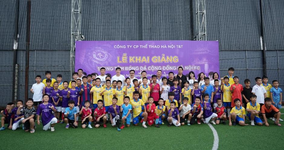 CLB Hà Nội mở rộng hệ sinh thái đào tạo, đưa bóng đá đến gần hơn với trẻ em Thủ đô- Ảnh 2.