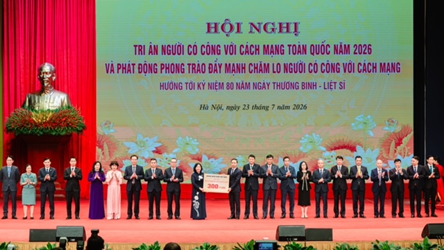 SeABank ủng hộ 15 tỷ đồng chăm lo cho người có công với cách mạng- Ảnh 1.