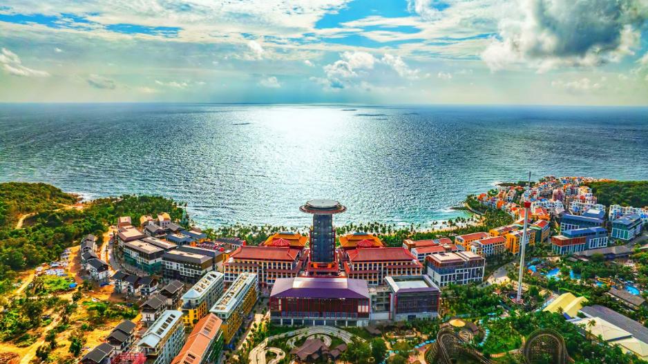“Vật thể lạ” xuất hiện ở Hòn Thơm, Phú Quốc: Là UFO hay biểu tượng của hoàng gia triều Nguyễn được tái hiện?- Ảnh 7.