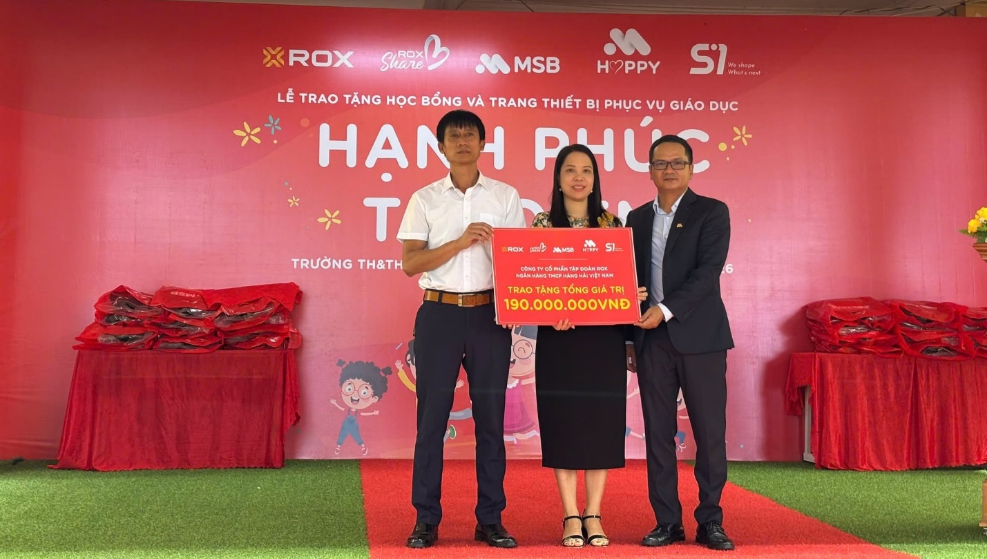 ROX Share cùng em tới trường, viết tiếp ước mơ- Ảnh 1.