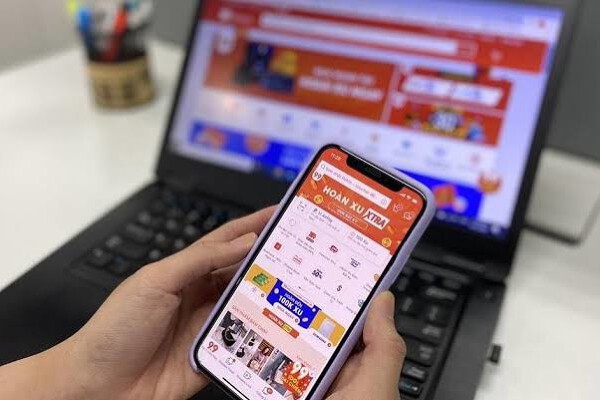 Lượng gian hàng trên sàn thương mại điện tử giảm mạnh- Ảnh 1.