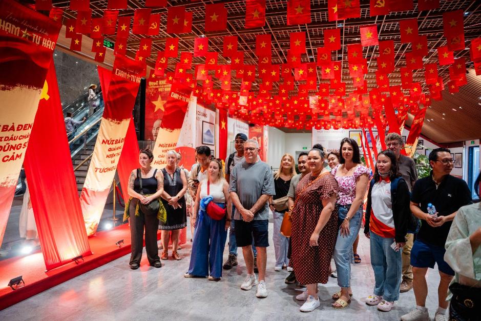 Hot nhất Nam bộ dịp 2/9, núi Bà Đen đón hàng nghìn khách đến check-in cờ hoa, đi 3 phiên chợ lá liên tiếp- Ảnh 7.