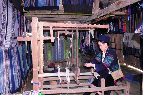 Lào Cai: Tấm vải dệt trên mây và khát vọng sinh kế bền vững- Ảnh 1.