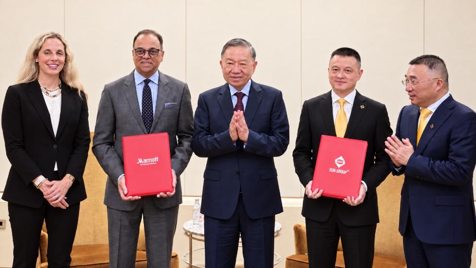 Sun Group và Marriott International trao văn kiện hợp tác tại New York, đón đầu cơ hội từ APEC 2027 để thúc đẩy thị trường MICE Việt Nam- Ảnh 1.