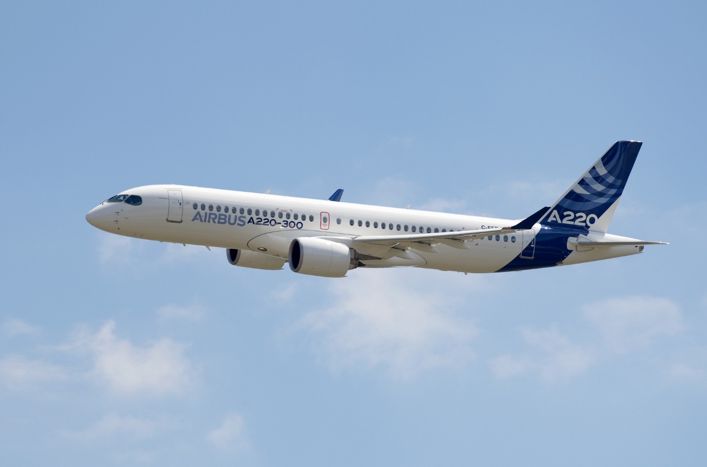 Airbus đưa thiết bị mô phỏng buồng lái A220 tới trung tâm đào tạo tại Singapore- Ảnh 1.