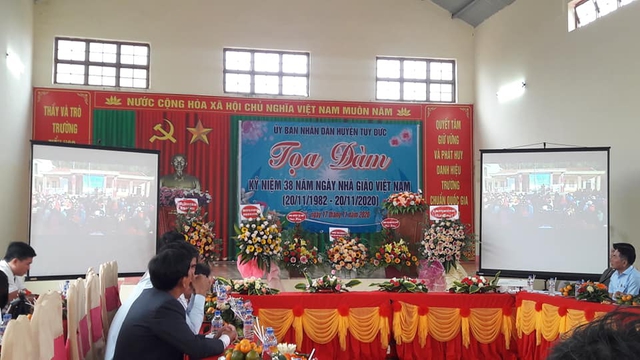 Buổi tọa đàm chào mừng 38 năm Ngày Nhà giáo Việt Nam của huyện Tuy Đức được diễn ra trong không khí đầm ấm, trang trọng.