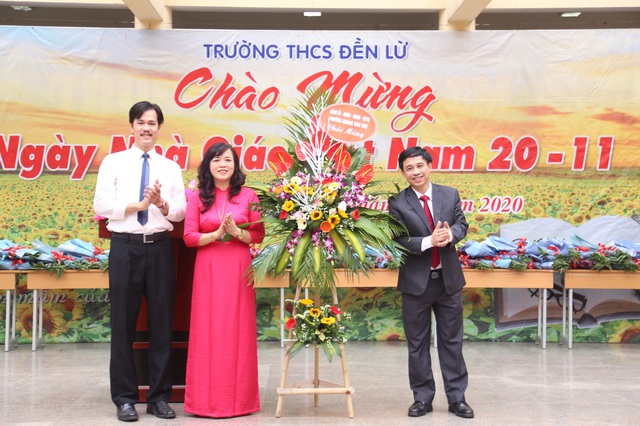 Hà Nội: Tưng bừng các hoạt động kỷ niệm 38 năm Ngày nhà giáo Việt Nam - Ảnh 10.