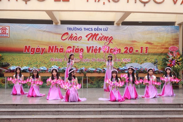 Hà Nội: Tưng bừng các hoạt động kỷ niệm 38 năm Ngày nhà giáo Việt Nam - Ảnh 12.