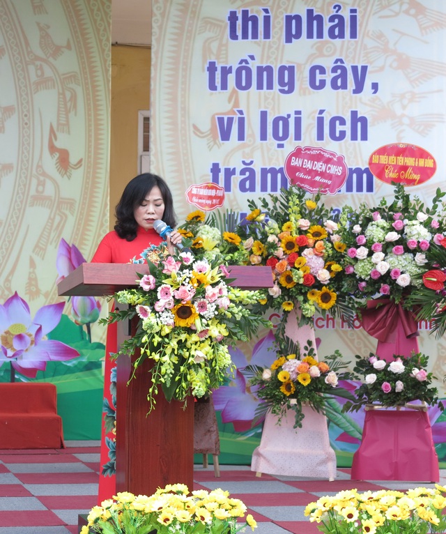 Hà Nội: Tưng bừng các hoạt động kỷ niệm 38 năm Ngày nhà giáo Việt Nam - Ảnh 2.