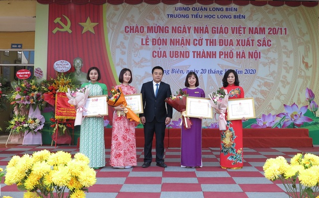 Hà Nội: Tưng bừng các hoạt động kỷ niệm 38 năm Ngày nhà giáo Việt Nam - Ảnh 3.