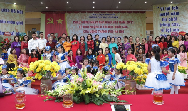 Hà Nội: Tưng bừng các hoạt động kỷ niệm 38 năm Ngày nhà giáo Việt Nam - Ảnh 5.