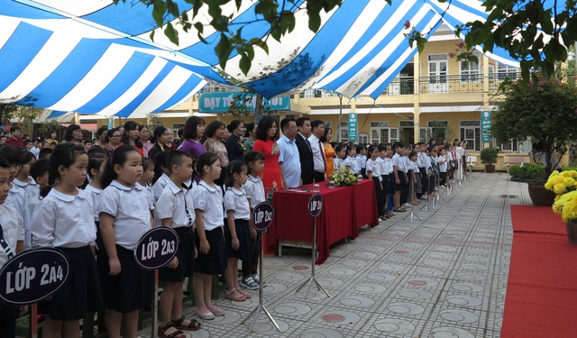 Hà Nội: Tưng bừng các hoạt động kỷ niệm 38 năm Ngày nhà giáo Việt Nam - Ảnh 1.