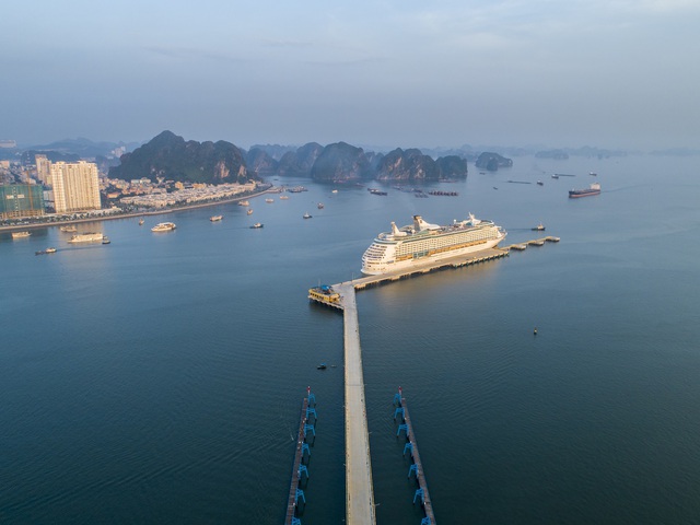 WTA vinh danh Cảng tàu khách quốc tế Hạ Long là 'Cảng tàu khách hàng đầu châu Á' - Ảnh 1.