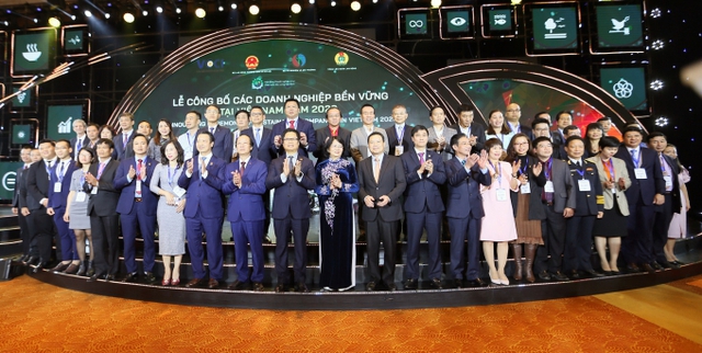 VCCI công bố Top 100 doanh nghiệp phát triển bền vững tại Việt Nam - Ảnh 1.