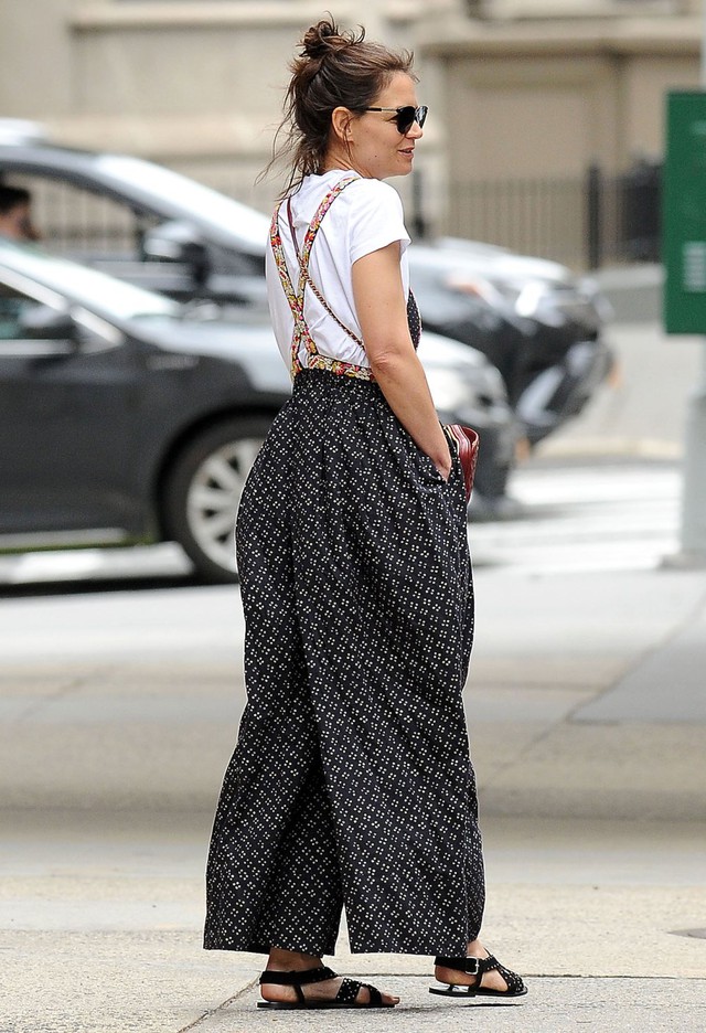 Katie Holmes là một biểu tượng phong cách đường phố - Hãy xem những khoảnh khắc thời trang tuyệt vời nhất của cô ấy - Ảnh 3.
