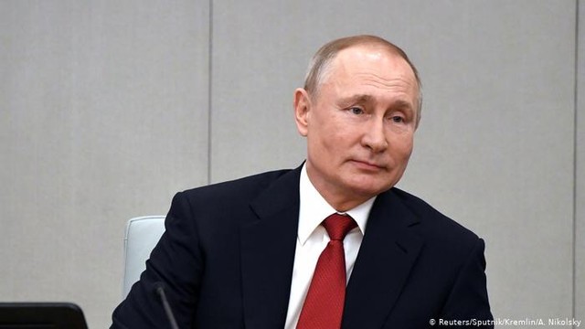 Tổng thống Putin chỉ đạo tiêm phòng vaccine COVID-19 diện rộng tại Nga - Ảnh 1.